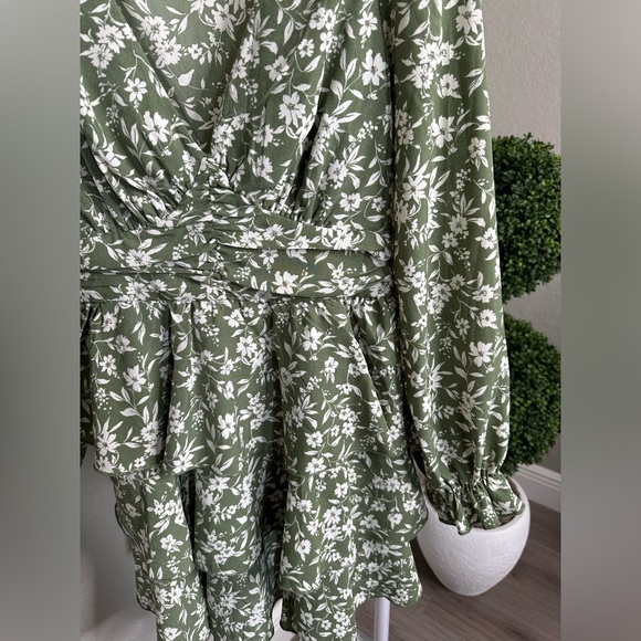 Inspired Hearts sage green tiered ruffle skirt long sleeve mini dress size med - Picture 5 of 11